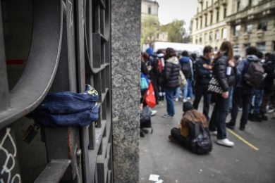 La protesta al Liceo Manzoni, simbolo dell’anti democrazia