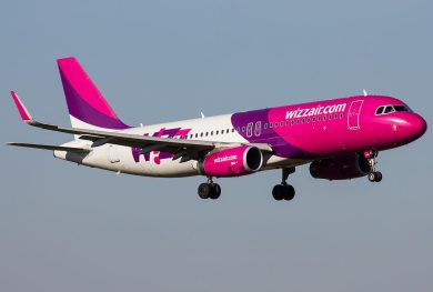 Blitz di tecnici e piloti, Wizz Air libera l’Airbus prigioniero in Ucraina