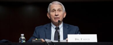 Fauci files: un report inchioda lo scienziato. «Ha finanziato Wuhan e mentito al Congresso Usa»