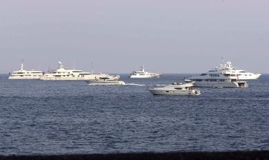 Bollette e licenziamenti. Tutto il caso attorno ai beni sequestrati agli oligarchi