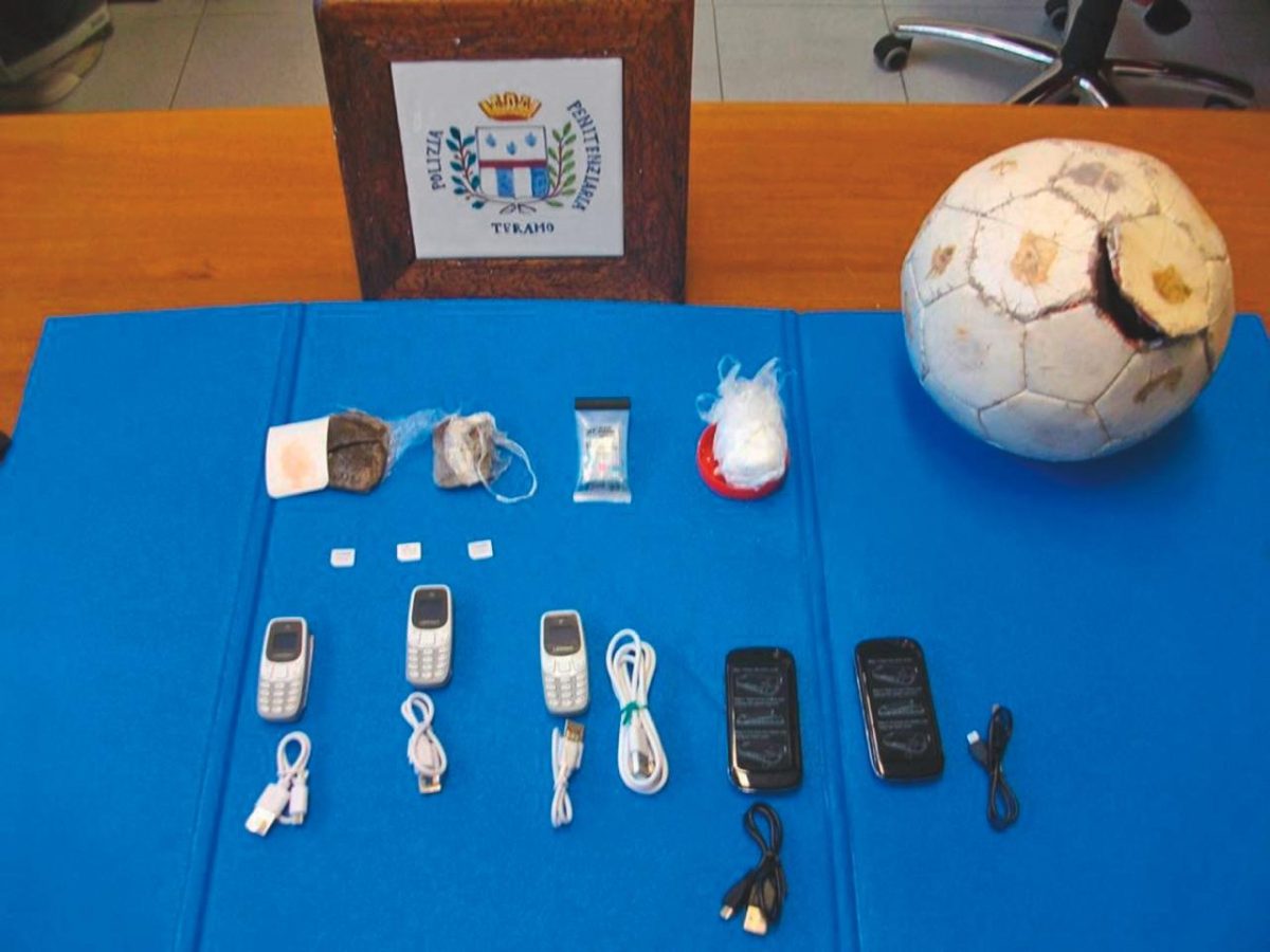 Galleria foto 'Delivery in carcere' - foto 3