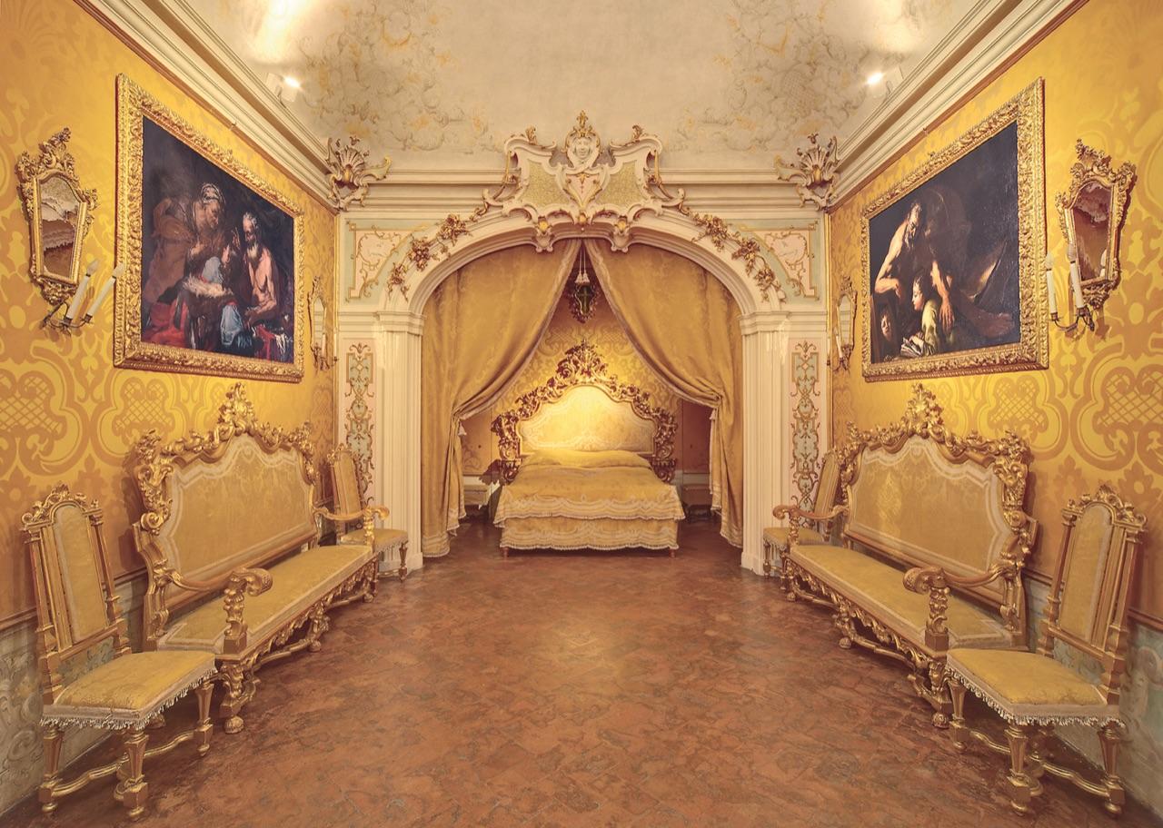 Nel palazzo dove il tempo si è fermato