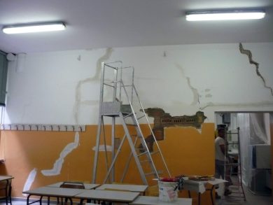 Le scuole riaprono ma molte sono in edifici poco sicuri
