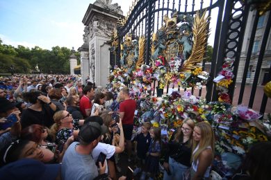 Con la morte della Regina Elisabetta gli inglesi rischiano ansia e depressione