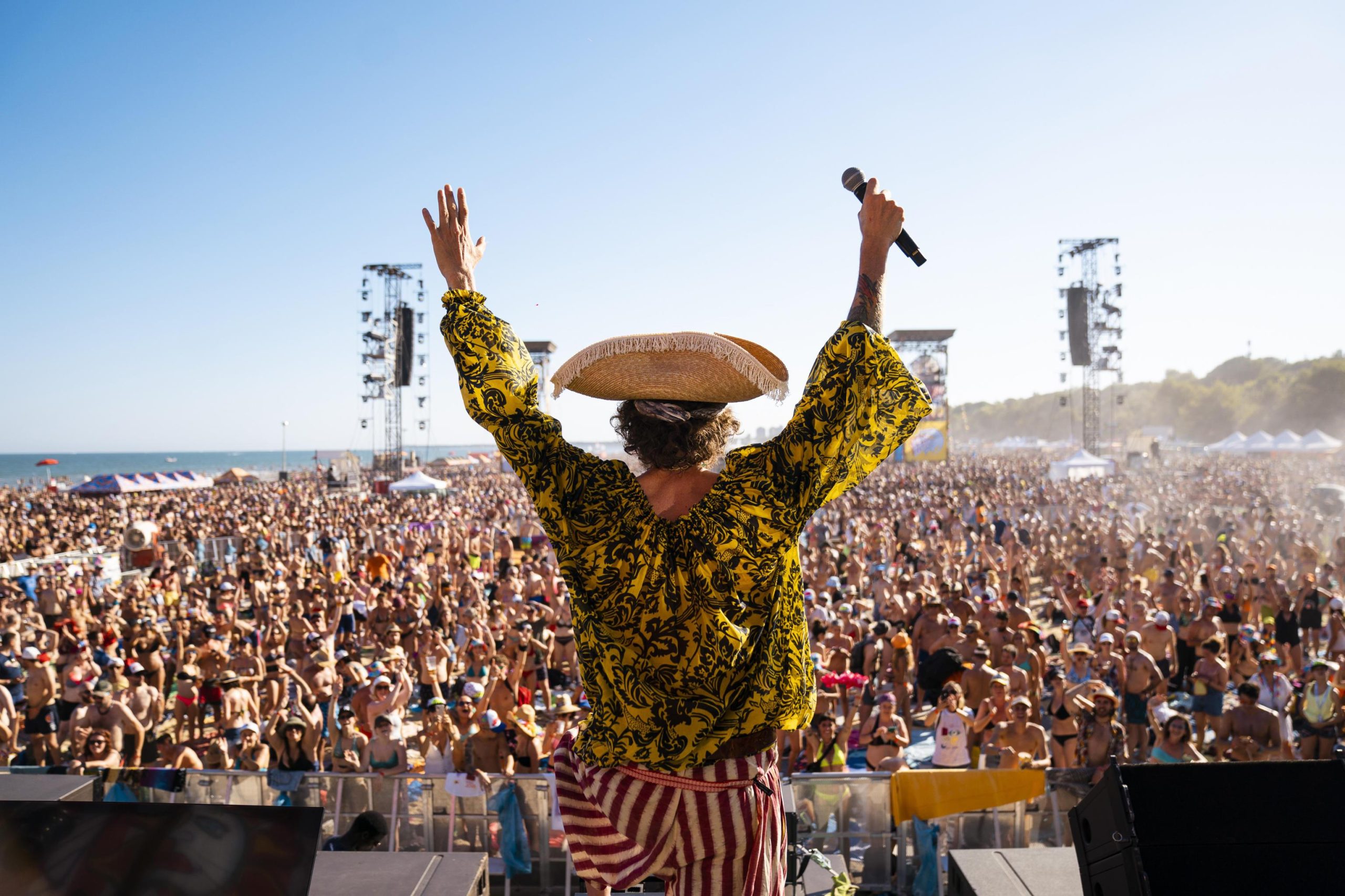 Il Jova Beach Party si chiude a Milano dopo un mare di polemiche Il Jova Beach Party si chiude a Milano dopo un mare di polemiche