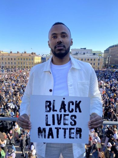 L’incredibile ascesa del deputato finlandese-somalo, con idee ed amicizie pericolose