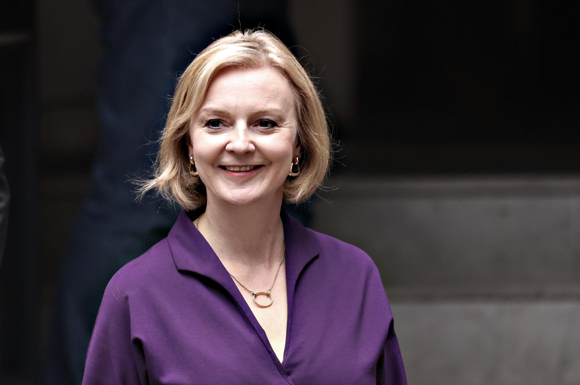 Liz Truss nuovo premier britannico: donna, conservatrice e nessuno va nel panico