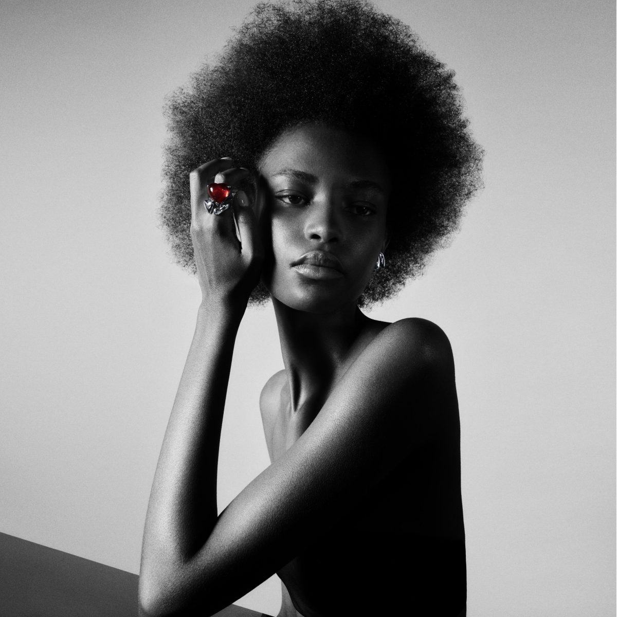 Galleria foto 'Punti luce e di stile, protagonisti i nuovi gioielli contemporanei o vintage' - foto 13