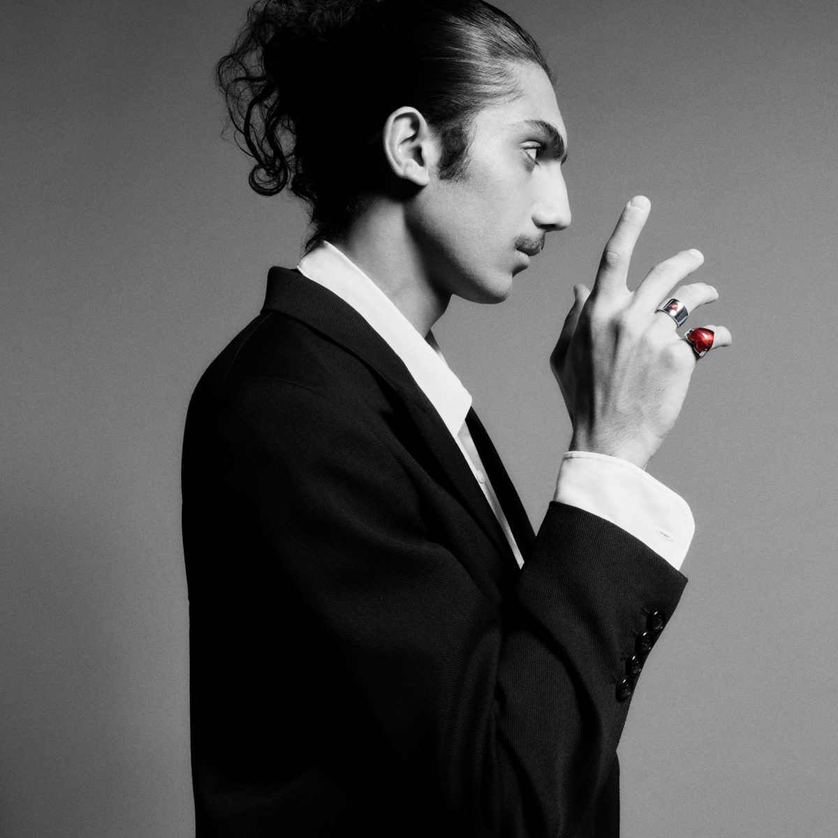 Galleria foto 'Punti luce e di stile, protagonisti i nuovi gioielli contemporanei o vintage' - foto 15