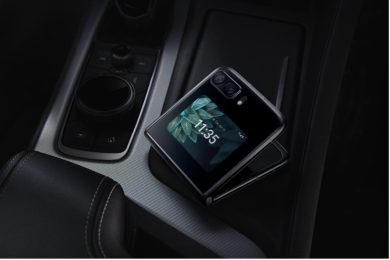 Motorola Razr 2022 sbarca in Italia e costa 400 euro meno del predecessore