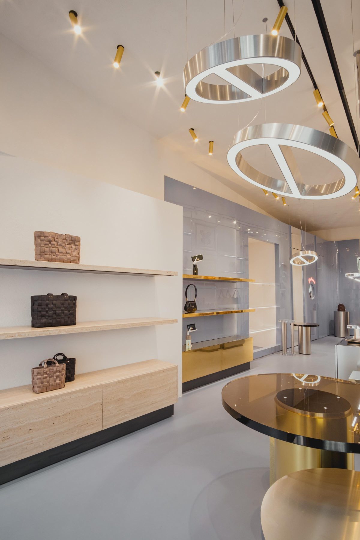 Galleria foto 'Le nuove boutique non mirano a essere un comune punto vendita' - foto 15