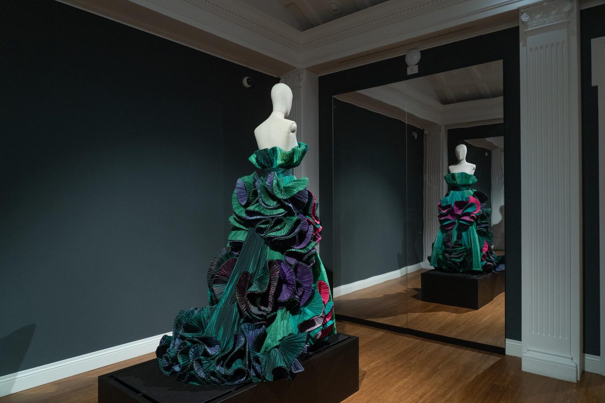 Galleria foto '«Seriche armature». Roberto Capucci in mostra al Labirinto della Masone' - foto 12