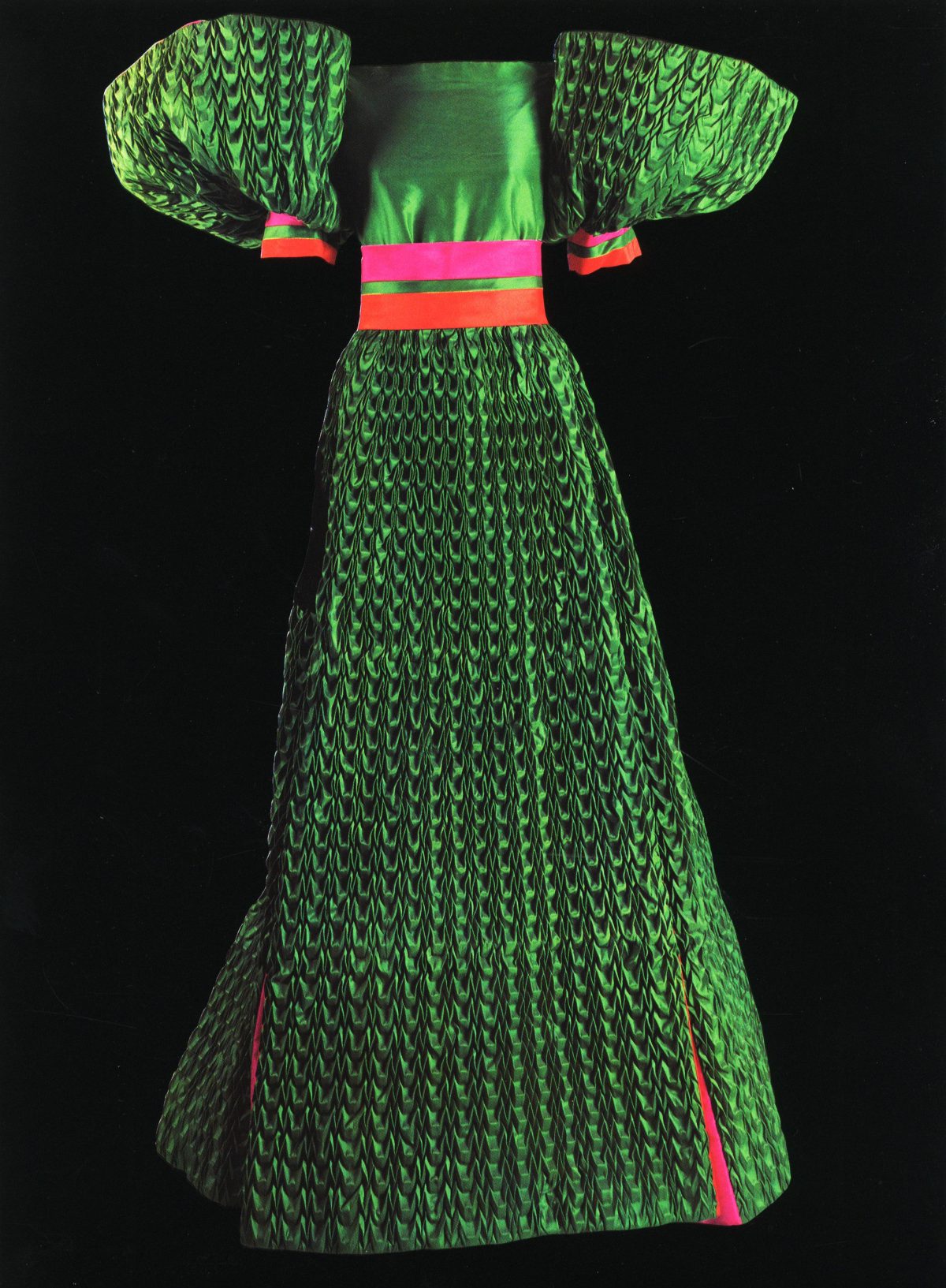 Galleria foto '«Seriche armature». Roberto Capucci in mostra al Labirinto della Masone' - foto 8