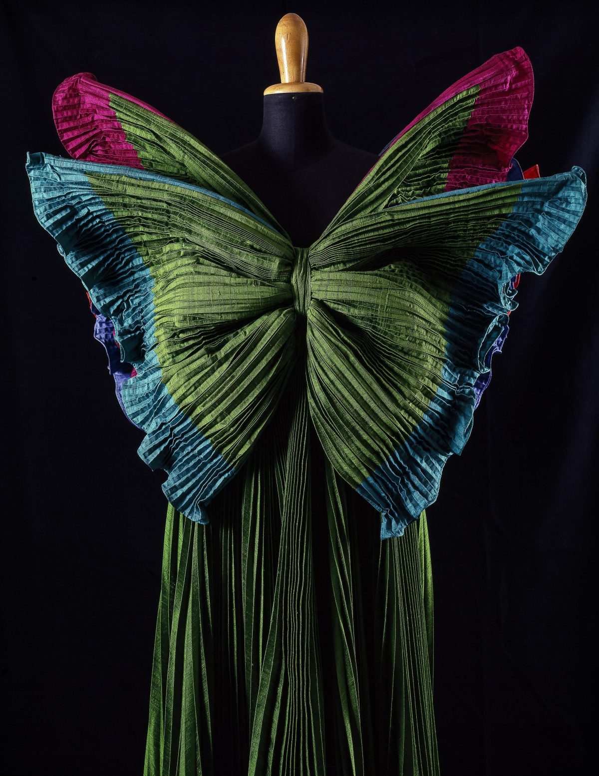 Galleria foto '«Seriche armature». Roberto Capucci in mostra al Labirinto della Masone' - foto 5