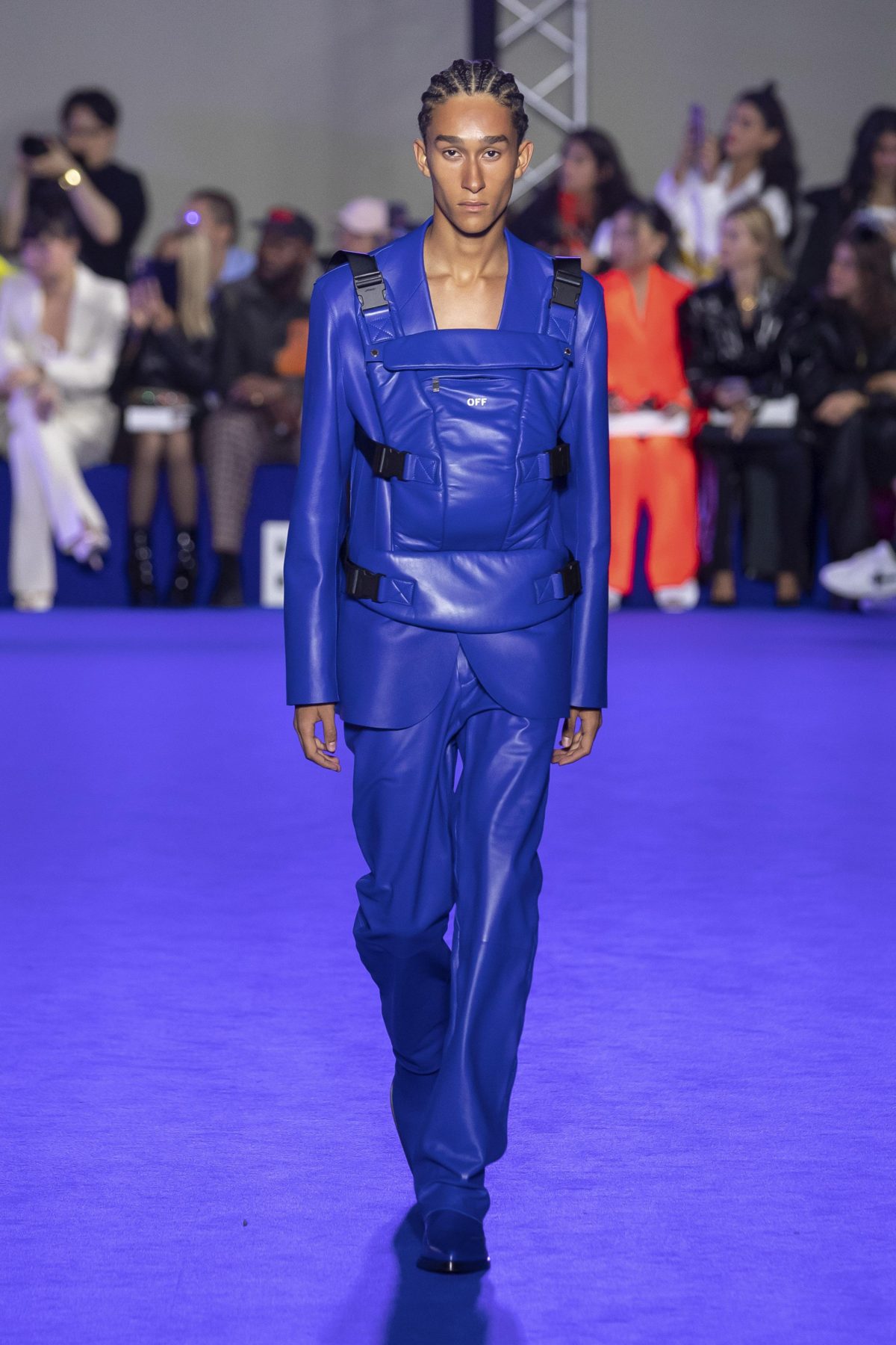 Galleria foto 'Il lusso urban chic degli stilisti parigini alla conquista della community digitale' - foto 51