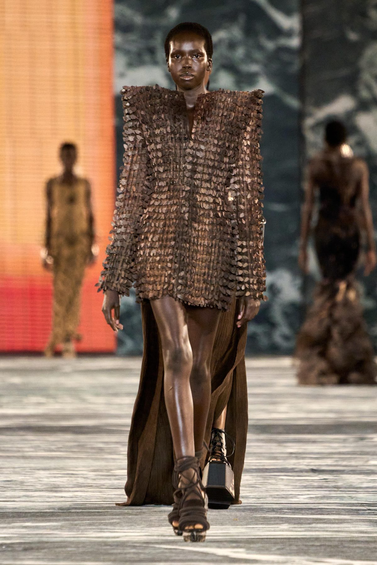 Galleria foto 'Il lusso urban chic degli stilisti parigini alla conquista della community digitale' - foto 73