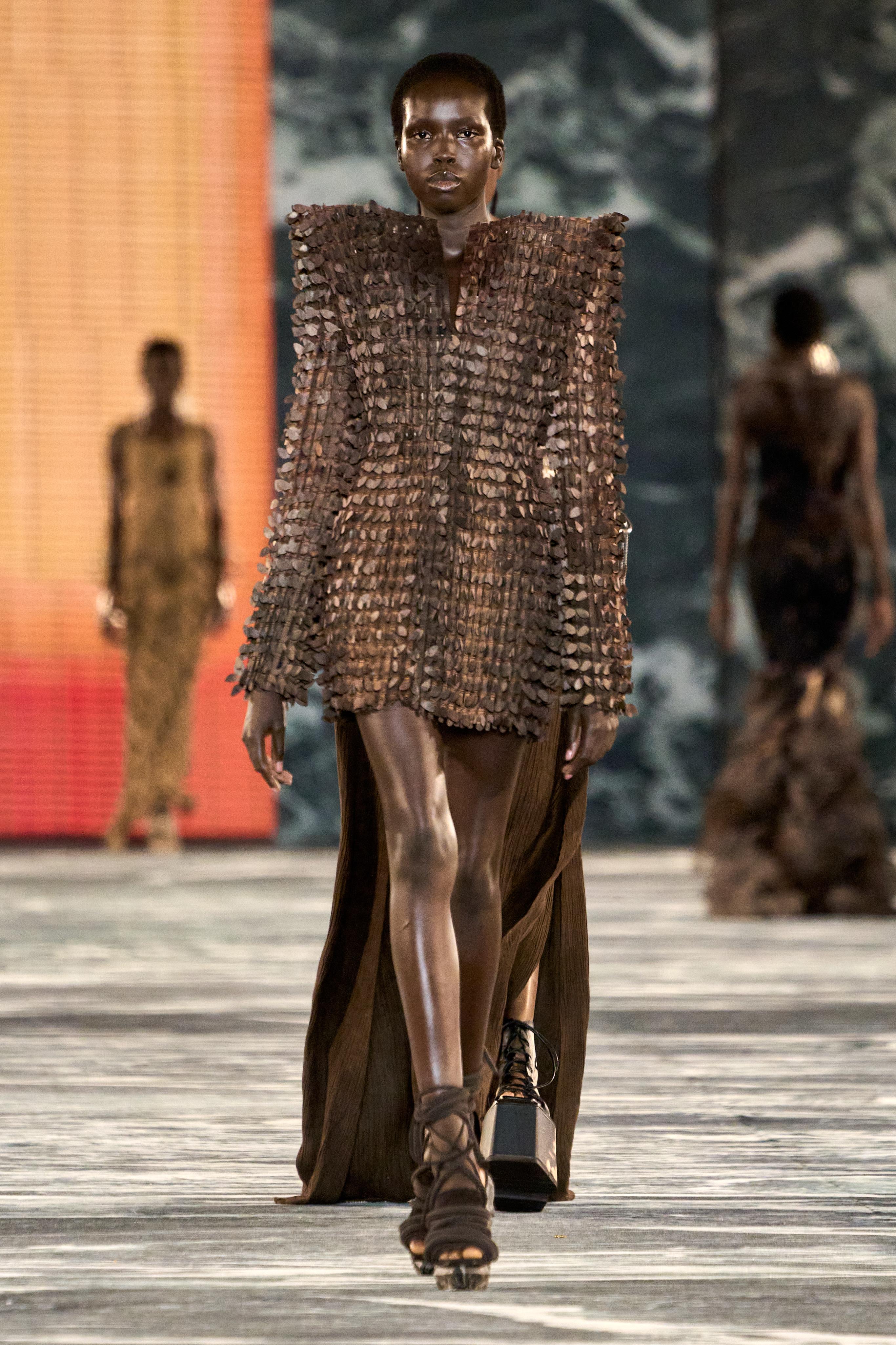 Il lusso urban chic degli stilisti parigini alla conquista della community digitale