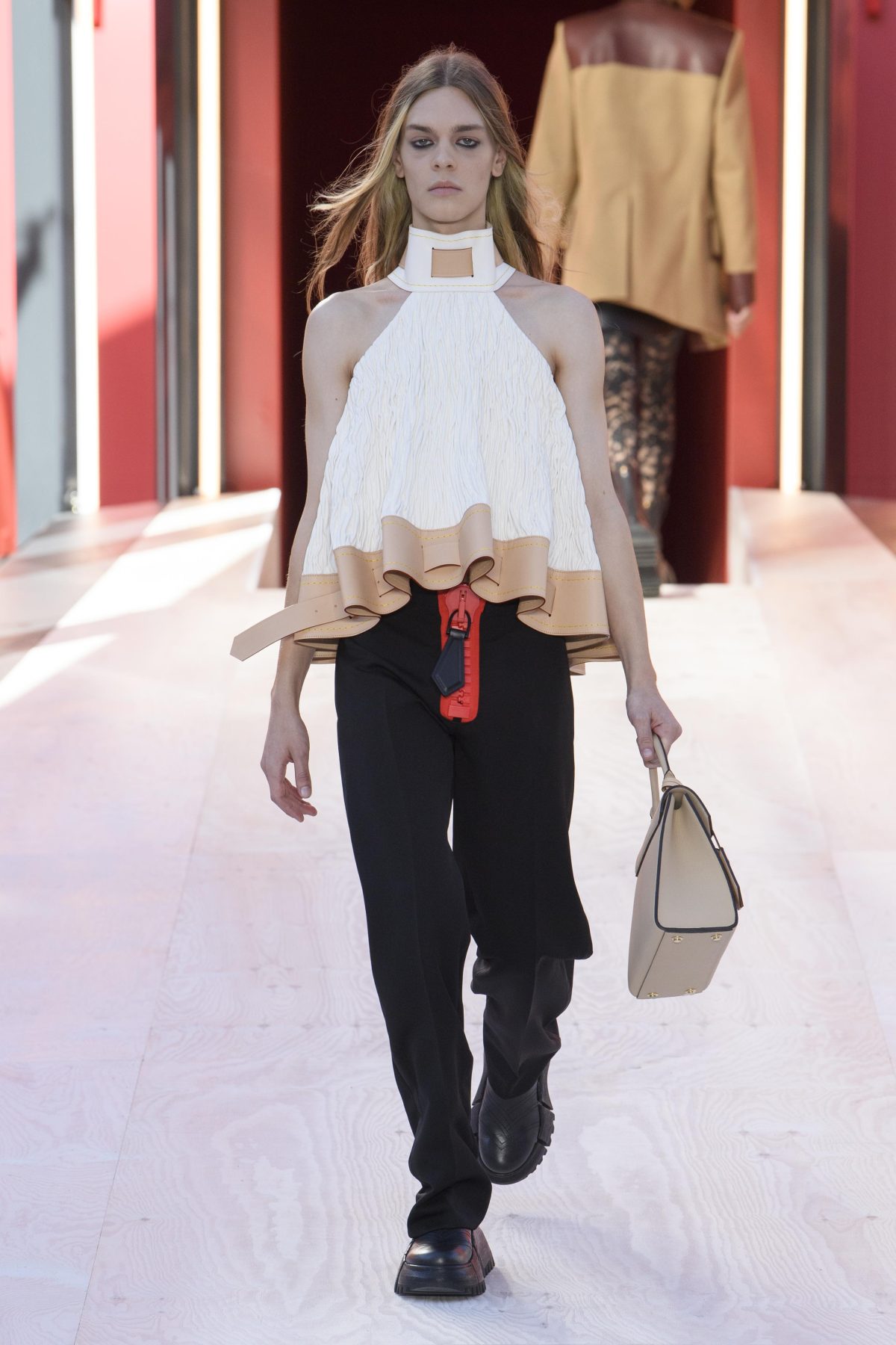 Galleria foto 'Il lusso urban chic degli stilisti parigini alla conquista della community digitale' - foto 82