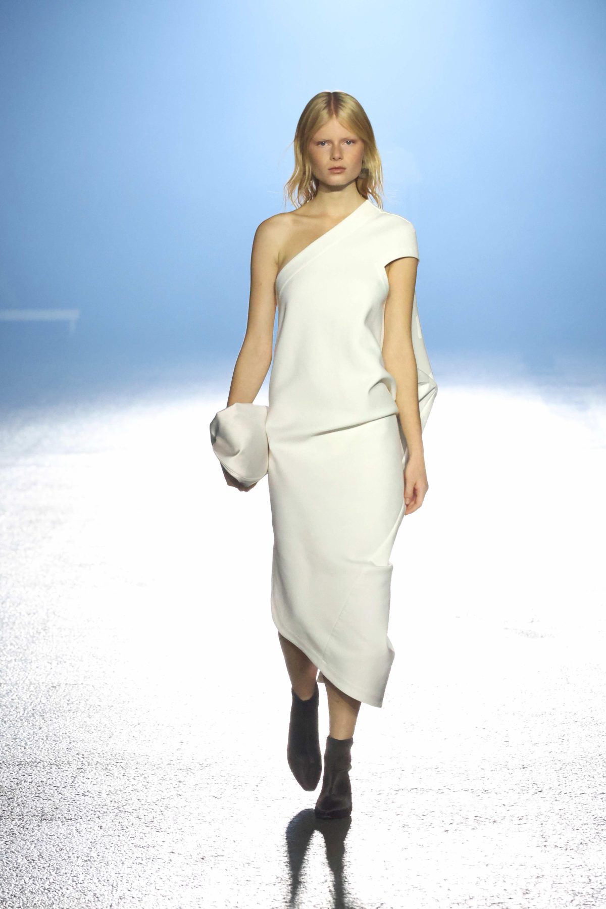 Galleria foto 'Il lusso urban chic degli stilisti parigini alla conquista della community digitale' - foto 7