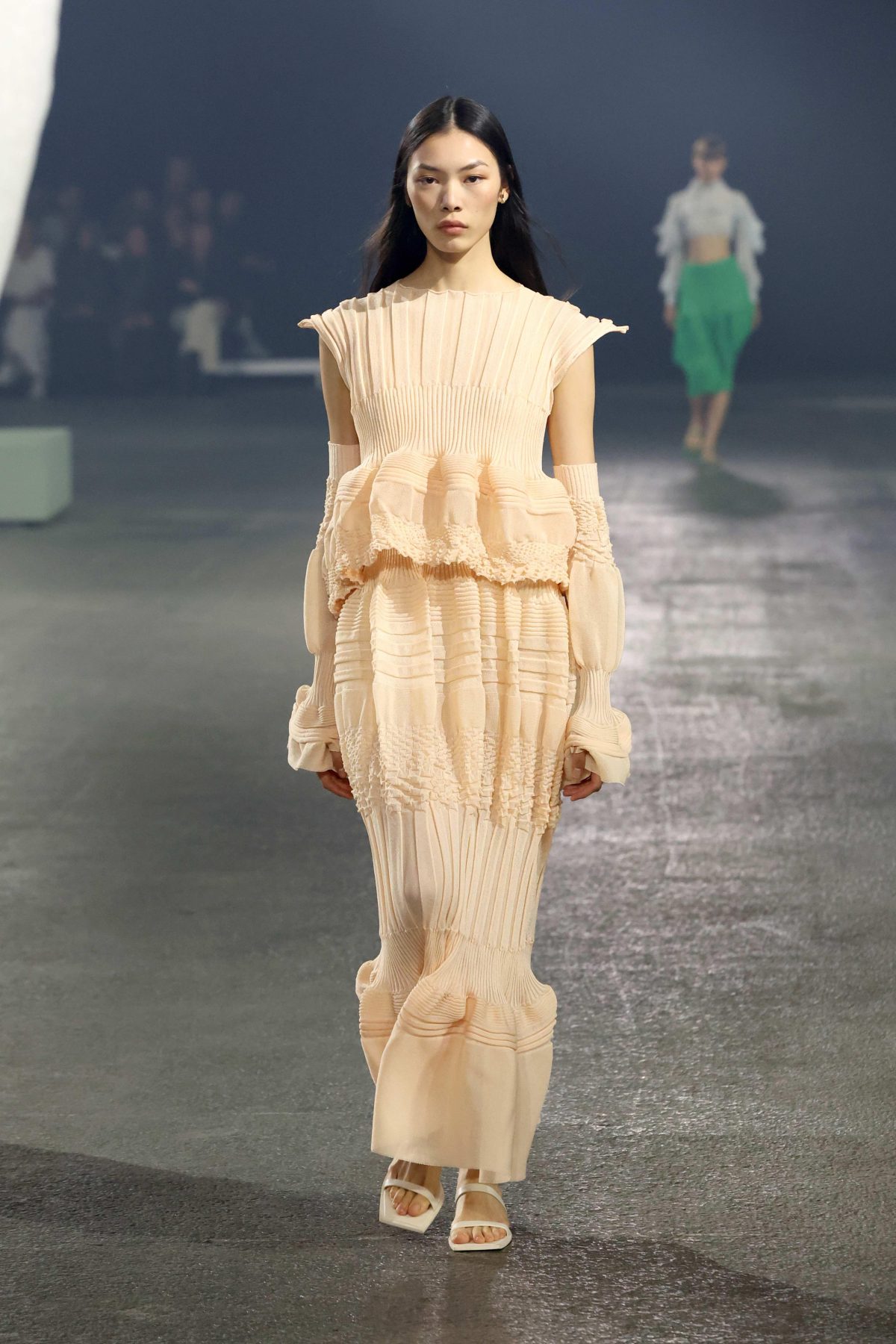 Galleria foto 'Il lusso urban chic degli stilisti parigini alla conquista della community digitale' - foto 24