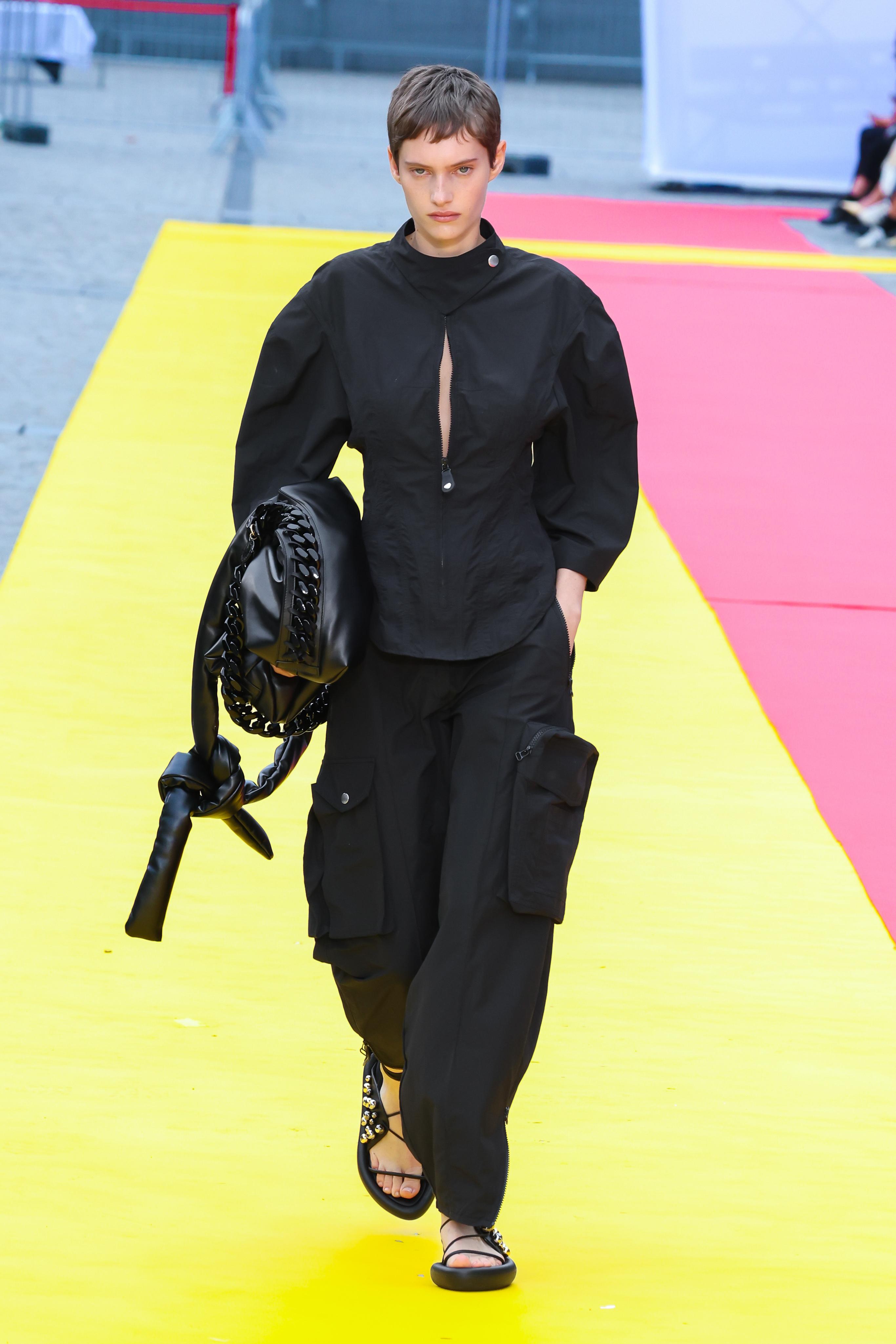 Il lusso urban chic degli stilisti parigini alla conquista della community digitale