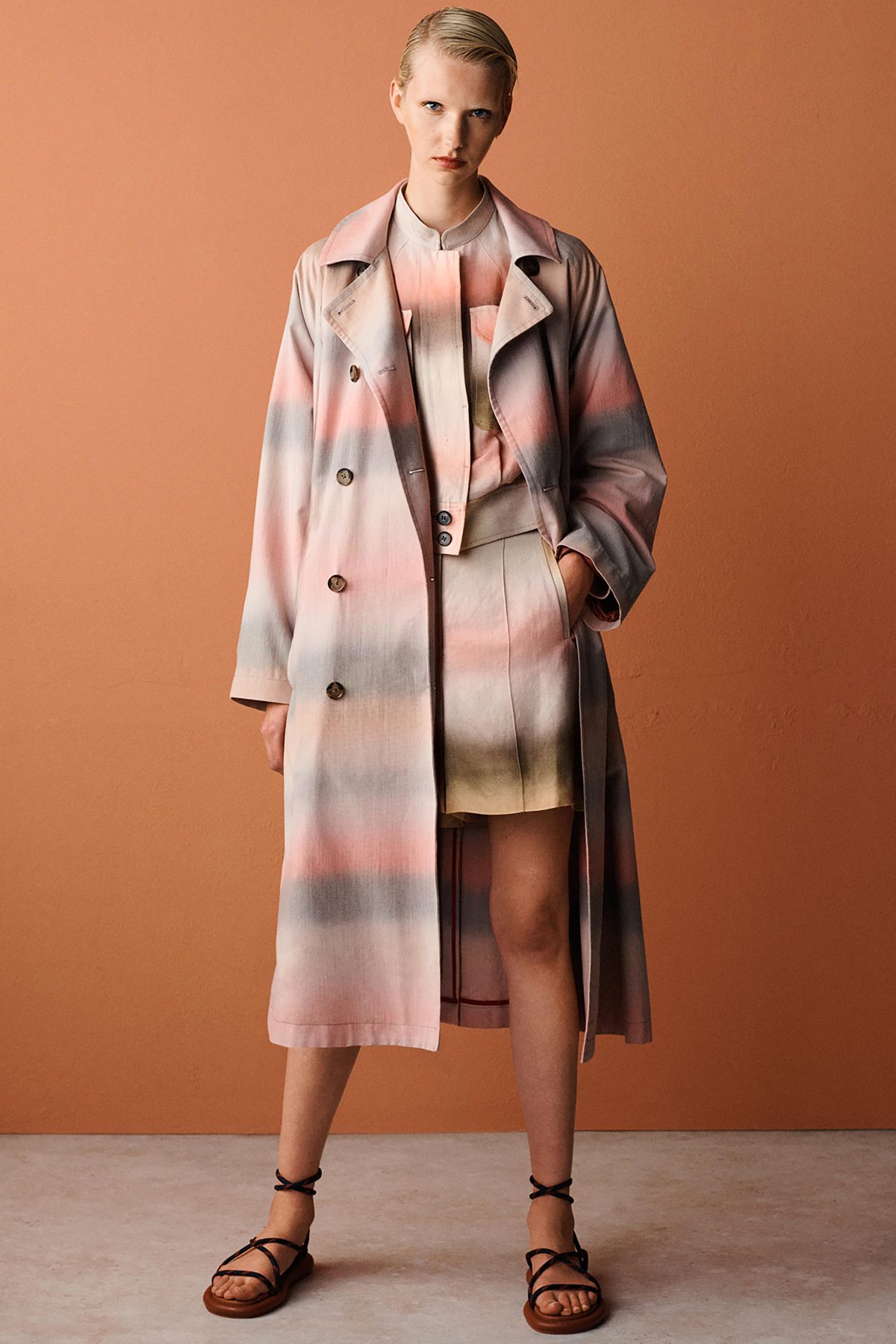 Galleria foto 'Il lusso urban chic degli stilisti parigini alla conquista della community digitale' - foto 29