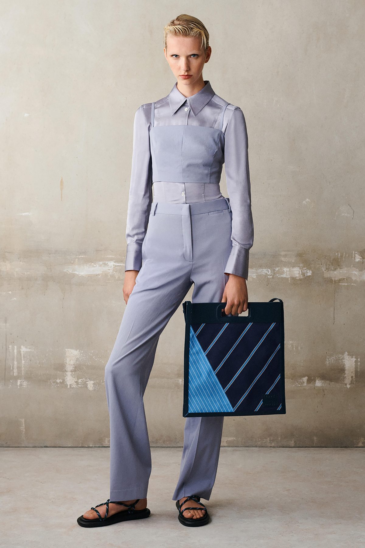 Galleria foto 'Il lusso urban chic degli stilisti parigini alla conquista della community digitale' - foto 35