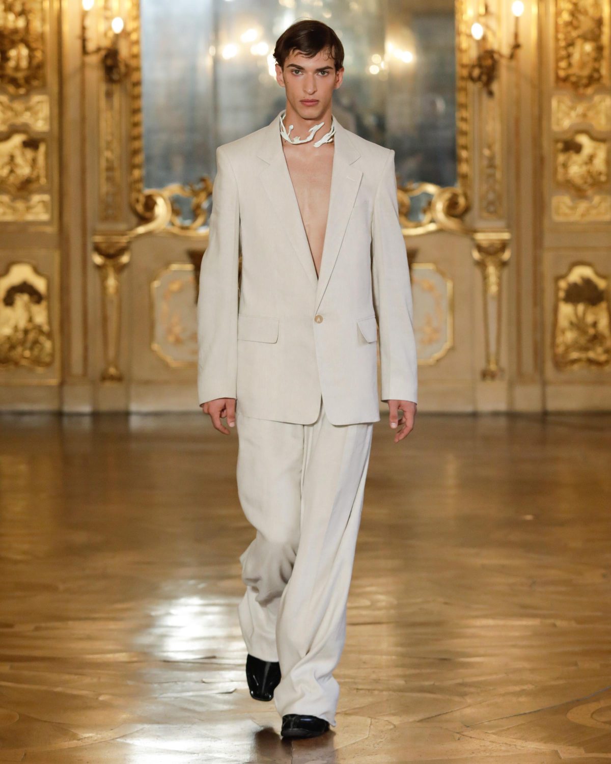 Galleria foto 'L’eleganza milanese si muove lungo un «fil d’or»' - foto 53