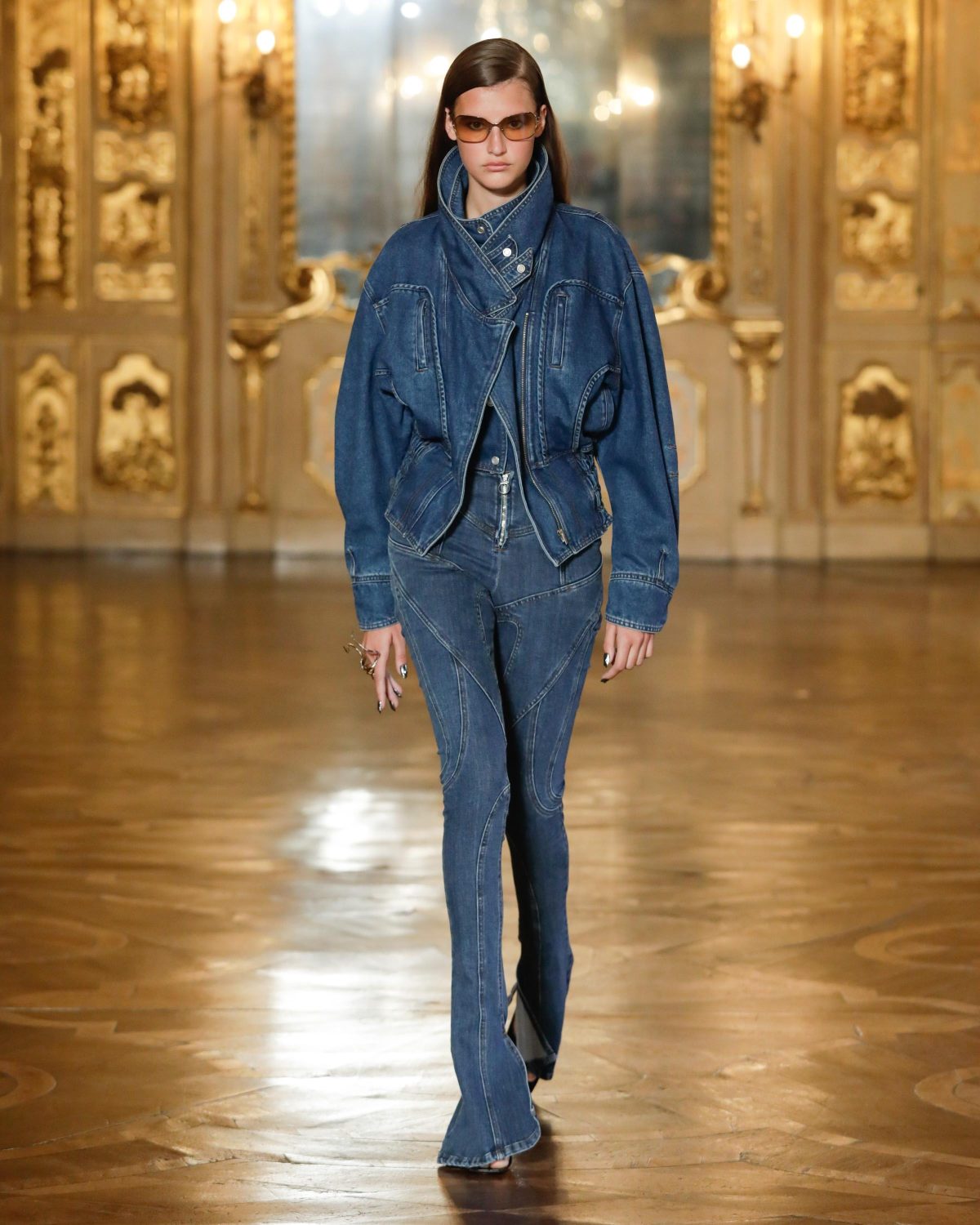 Galleria foto 'L’eleganza milanese si muove lungo un «fil d’or»' - foto 52