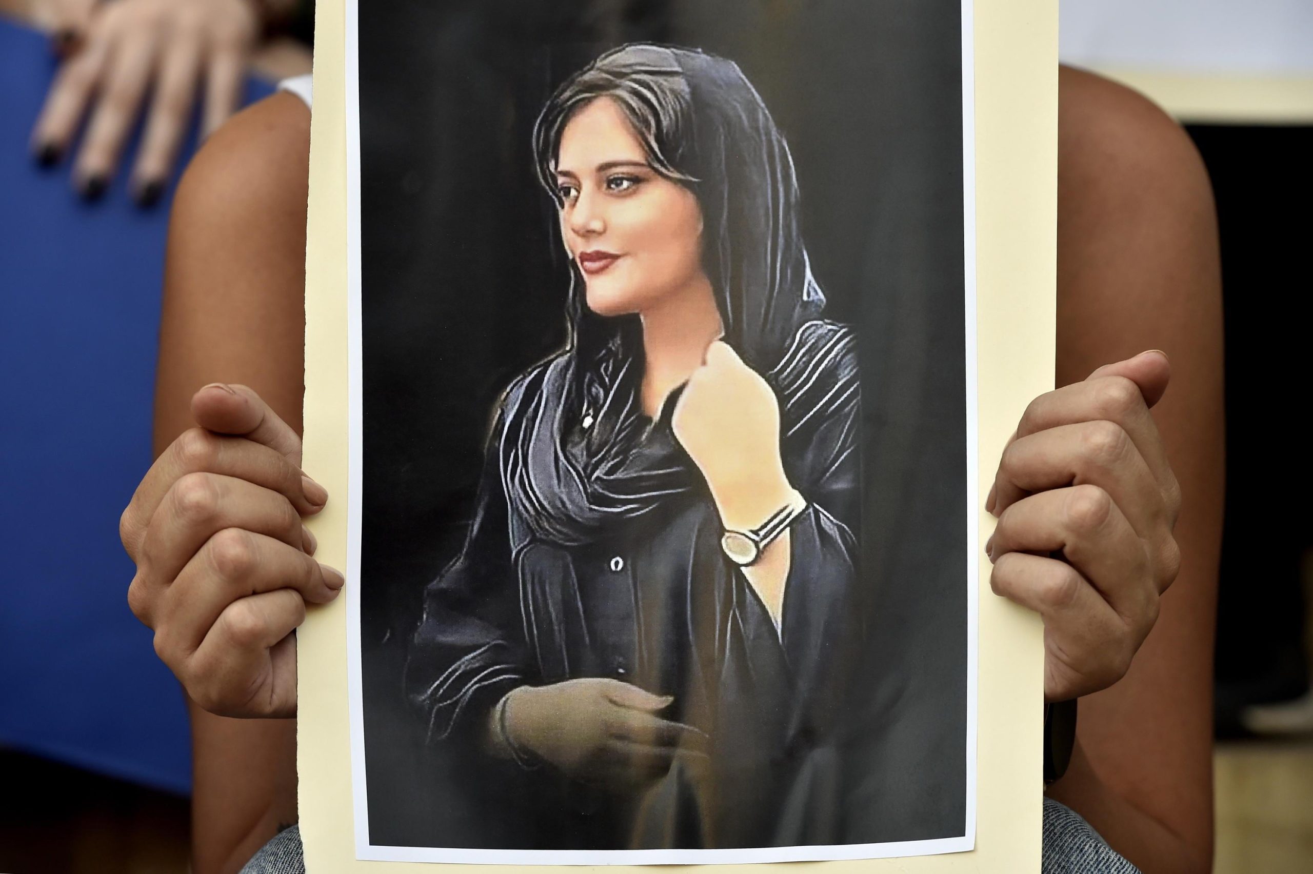 Mahsa, la rivolta, l’ipocrisia e la speranza