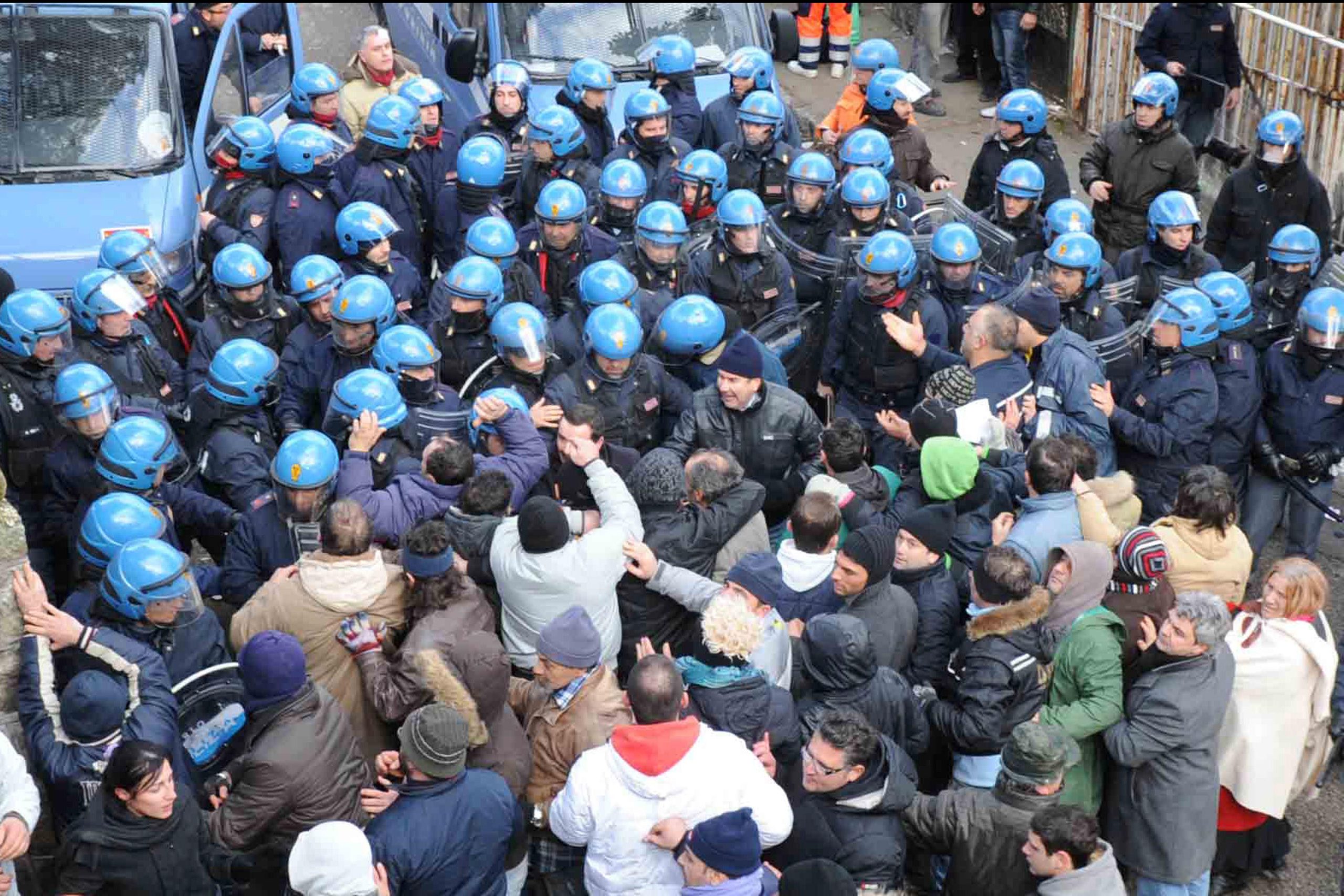 Ad Ischia, che oggi piange, la rappresentazione dell’Italia dei furbi