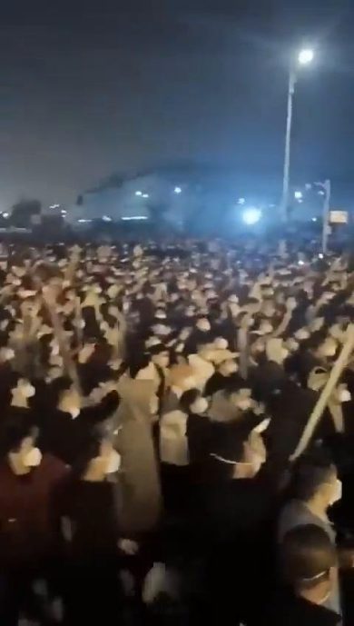 Continuano proteste e violenze in Cina contro il lockdown | video