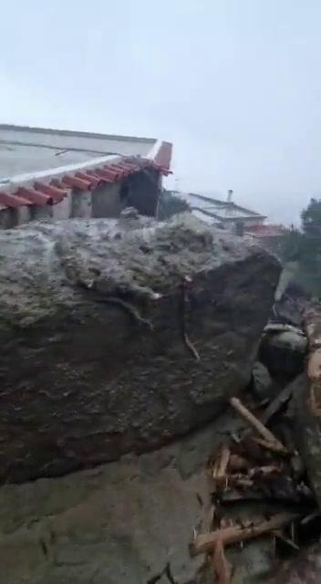 Alluvione a Ischia. Devastata Casamicciola. Ci sono dispersi | video