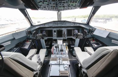 Un solo pilota sui voli commerciali, troppo presto e neppure conveniente