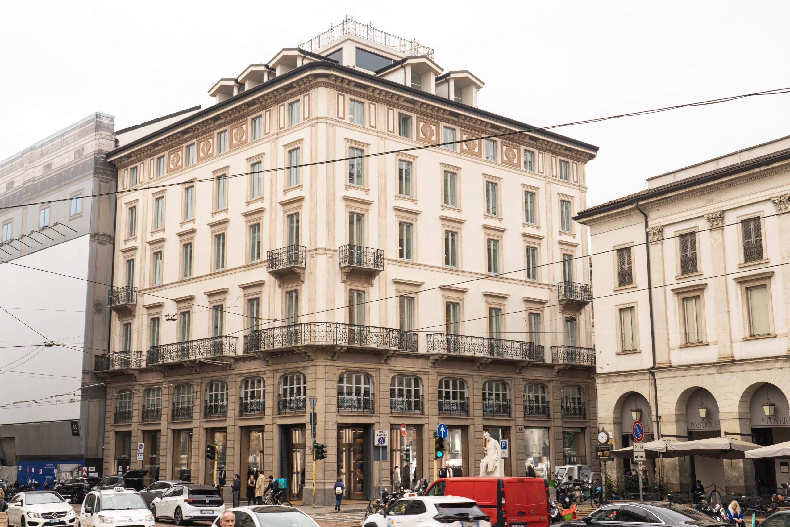 Riapre Palazzo Trussardi, il «lifestyle hub» nel cuore di Milano