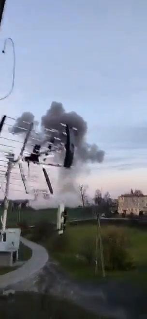 Missili sulla Polonia. Il momento dell’impatto e dell’esplosione | video