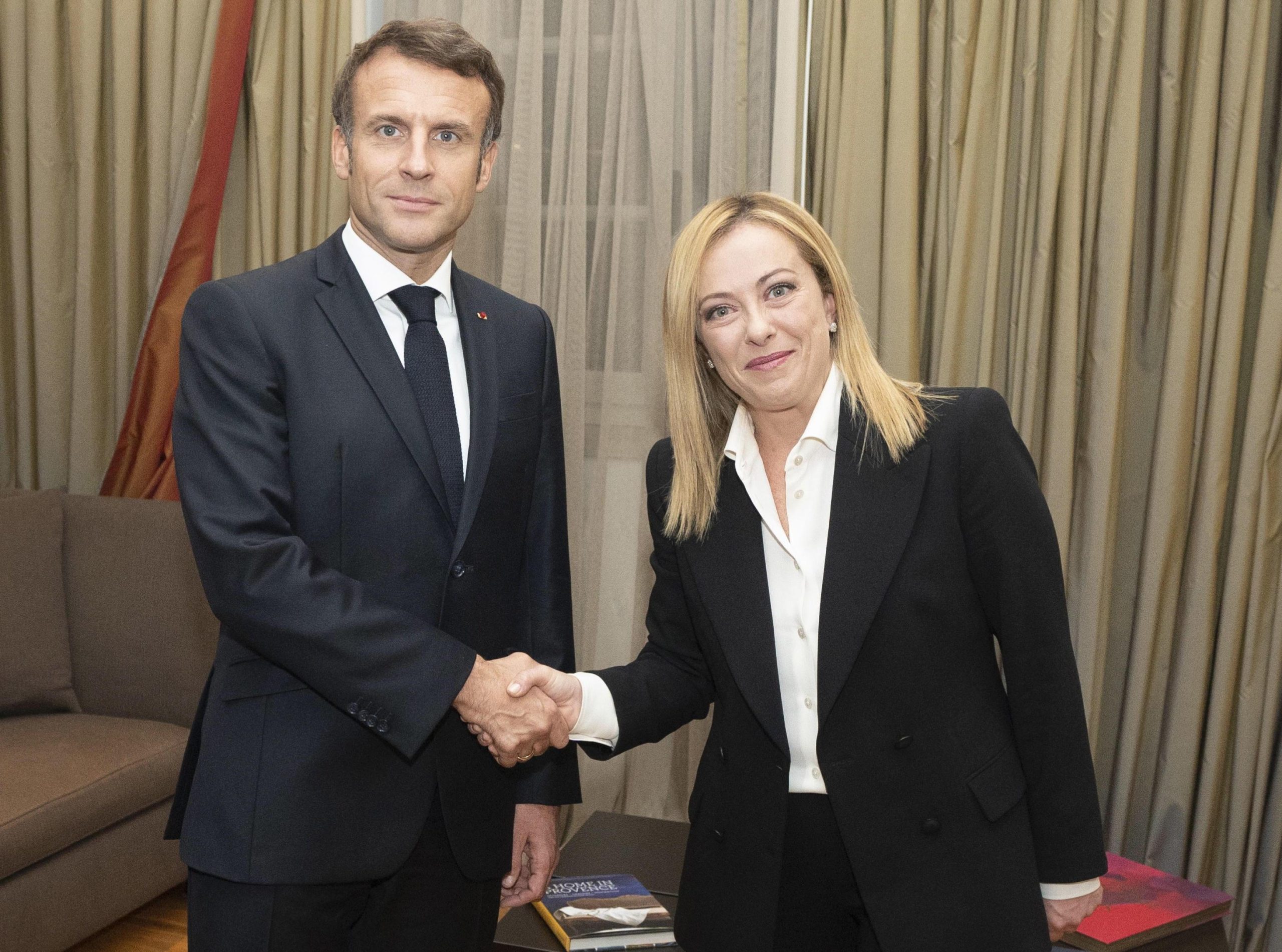 E’ Macron a temere Giorgia Meloni. Non il contrario