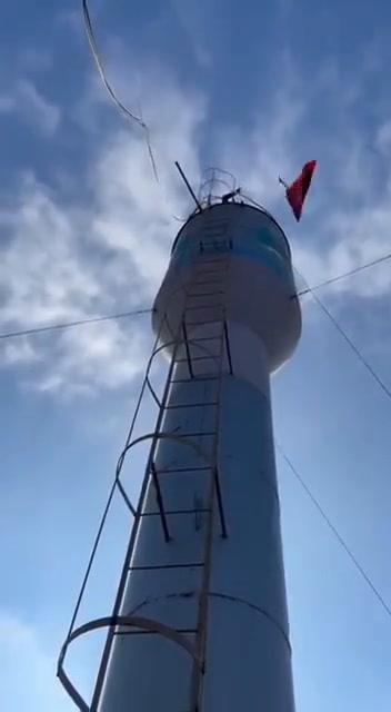 Bandiere russe ammainate a Kherson | video