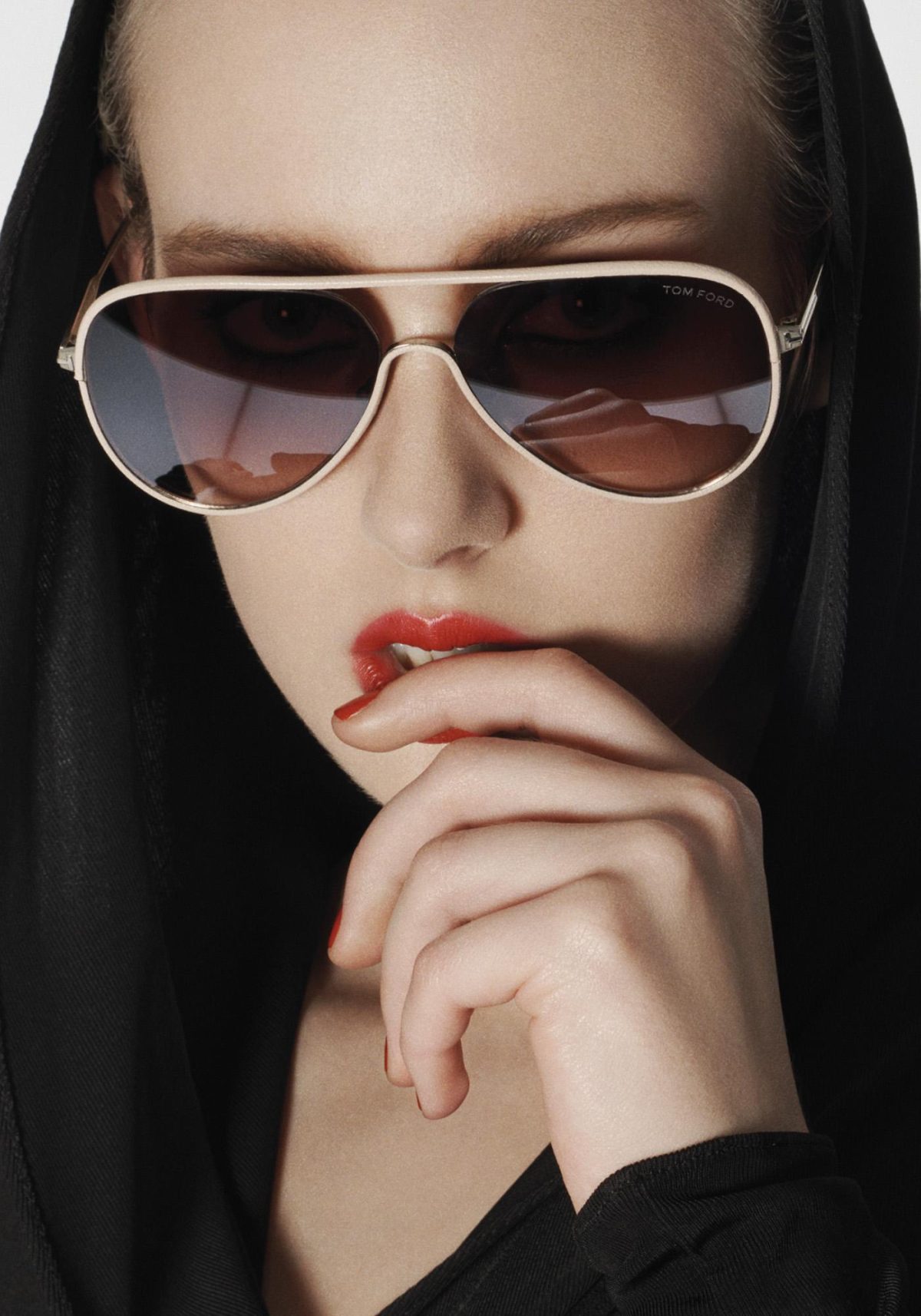 Galleria foto 'Occhiali di ricerca, firmati e lavorati a mano' - foto 1