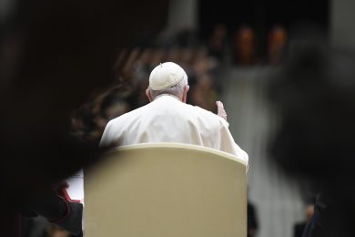 Norme vaticane e problemi di fede. Cosa portano con se le dimissioni di Papa Francesco