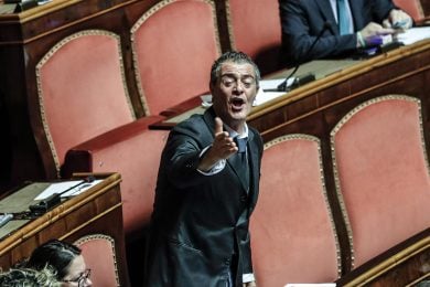 La nuova vita degli ex grillini, senza politica e senza debiti