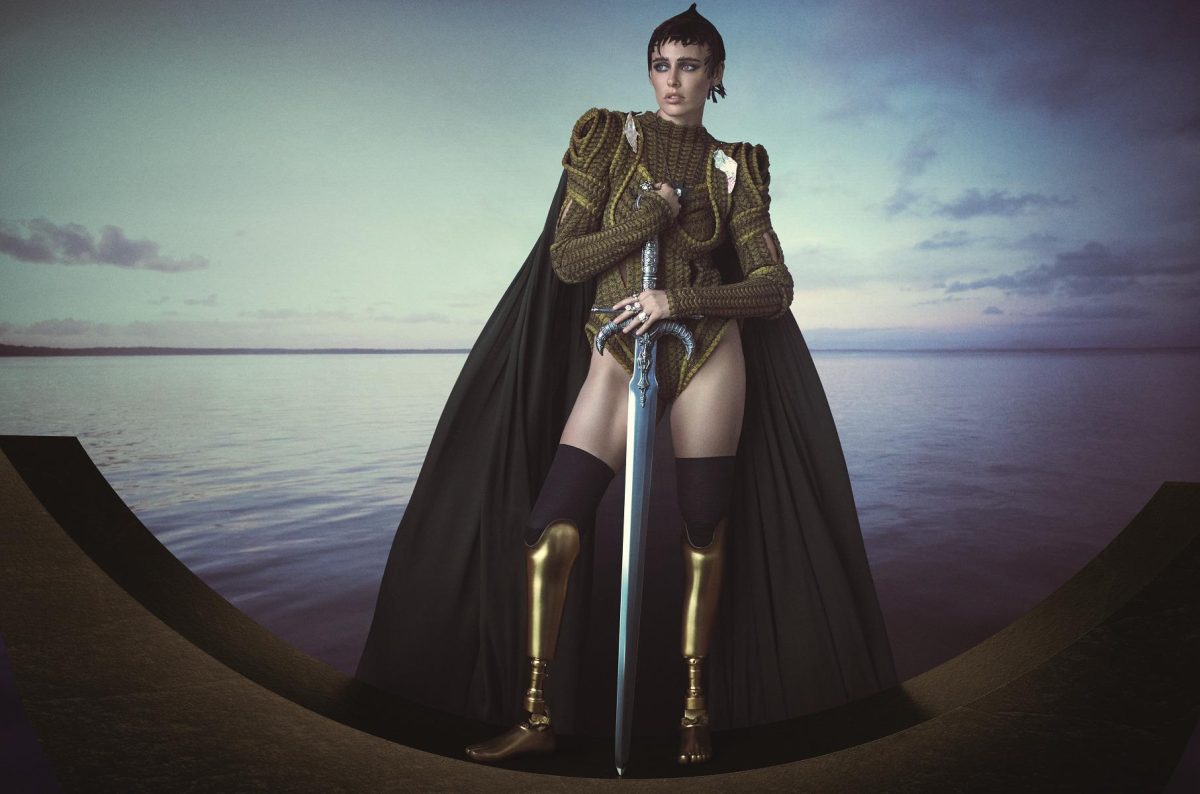 Emma Summerton è la quinta donna a firmare il Calendario Pirelli 2023 Emma Summerton è la quinta donna a firmare il Calendario Pirelli 2023