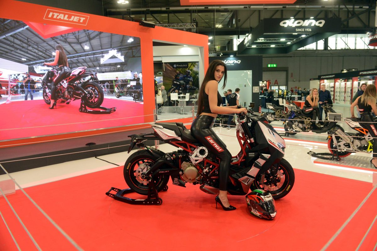 Galleria foto 'Bellezze al paddock' - foto 2