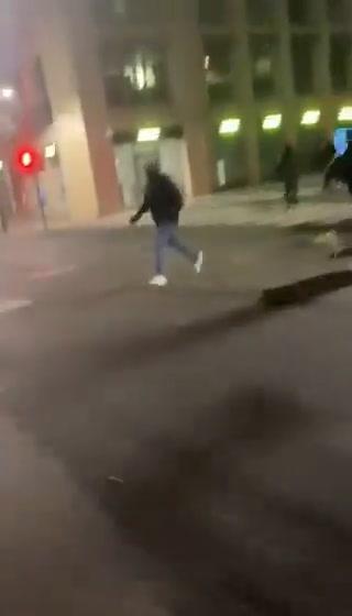 Scontri a Verona tra marocchini e ragazzi italiani dopo Marocco-Spagna | video