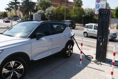 Il miracolo della «moltiplicazione» delle batterie per l’auto elettrica