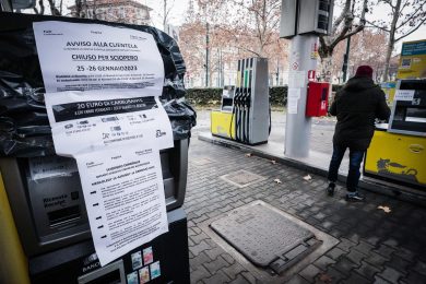 I benzinai revocano lo sciopero. Domani distributori aperti