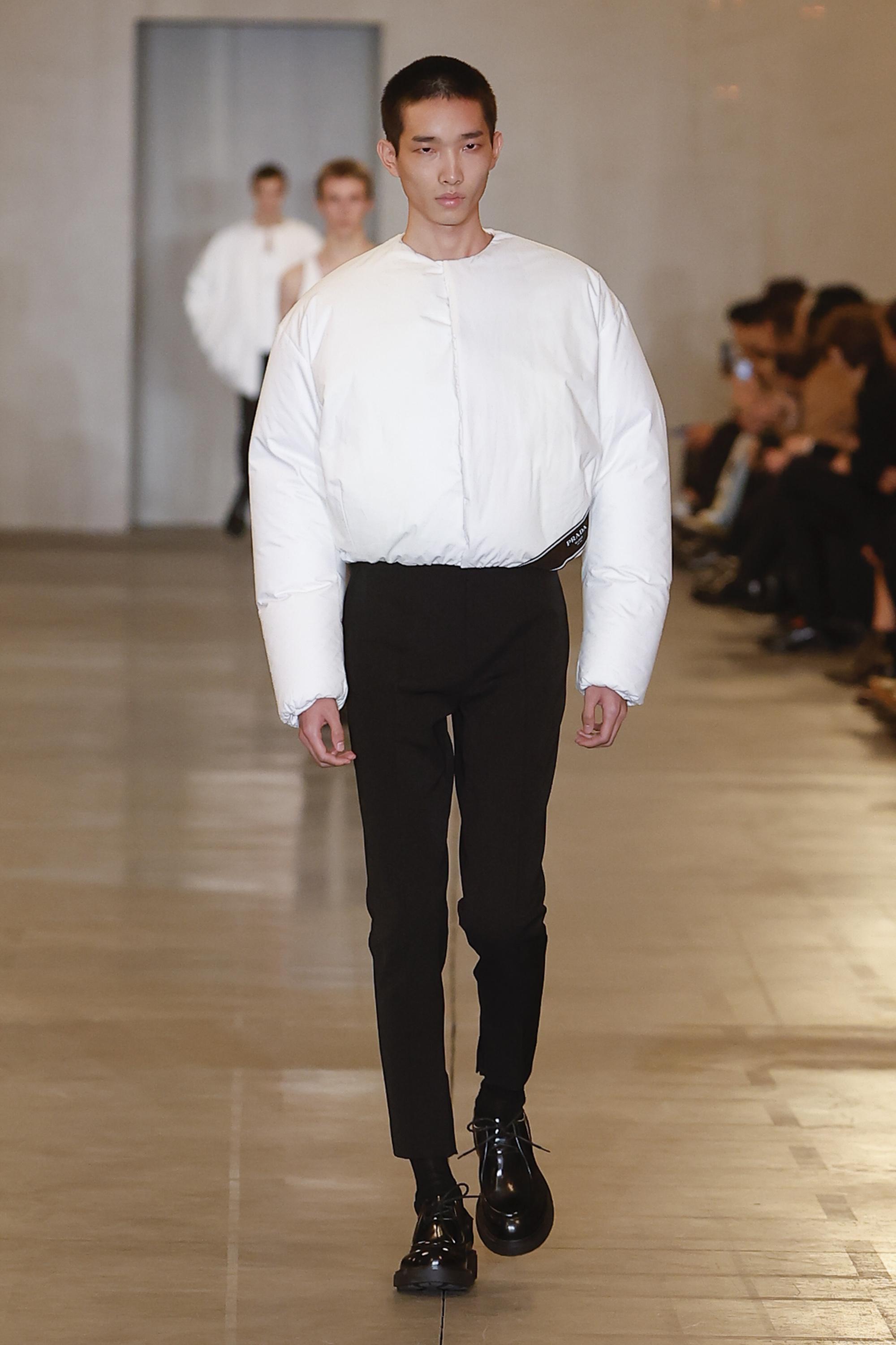 Milano Moda Uomo: Prada, il lusso essenziale della responsabilità Milano Moda Uomo: Prada, il lusso essenziale della responsabilità