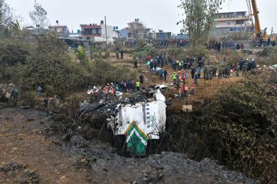Dietro l’incidente aereo in Nepal una crescita commerciale più rapida di addestramento e tecnologia