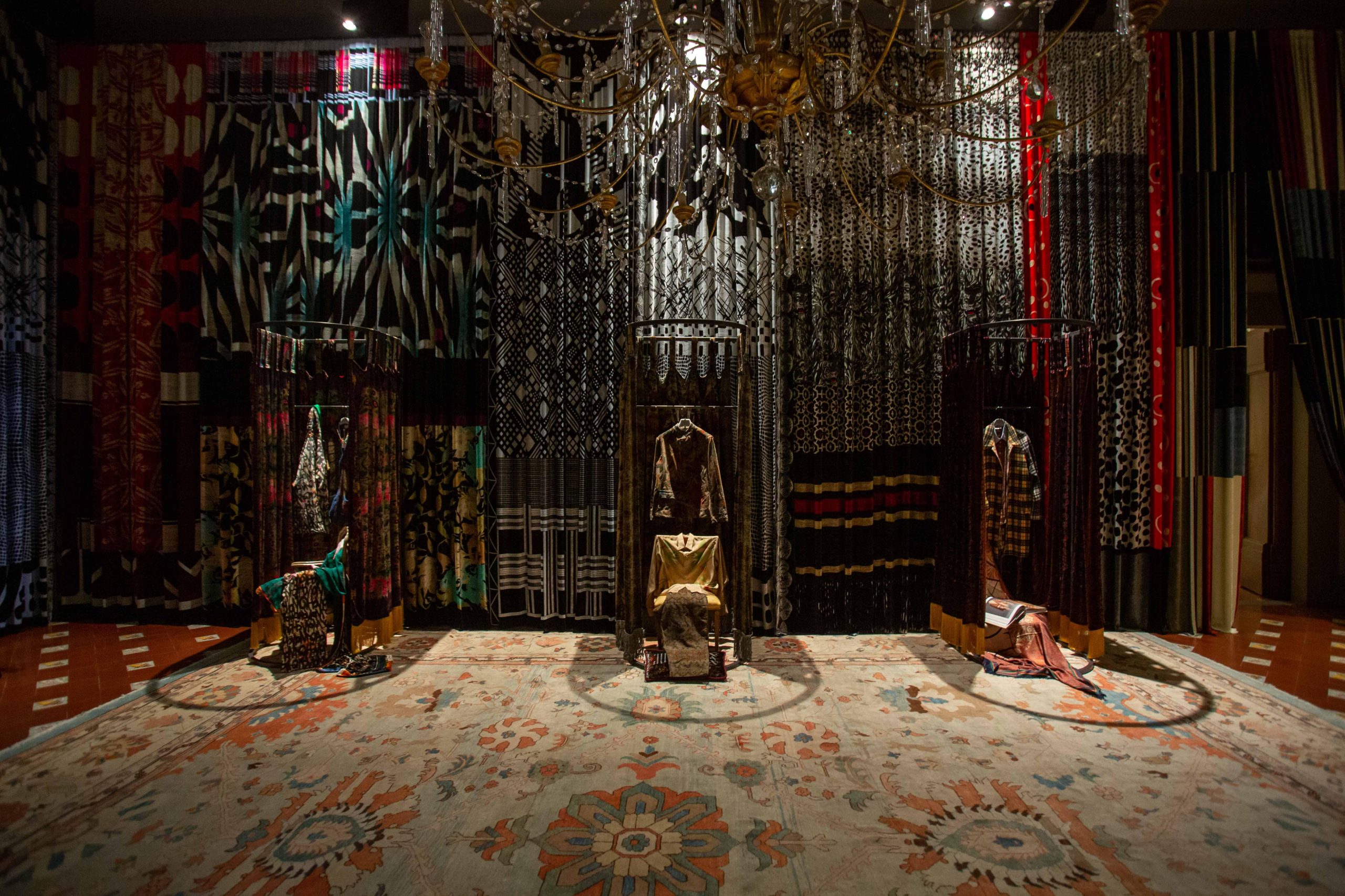 Moda formale (ma non classica) e artistica a Pitti Uomo 103