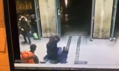 Attentato alla Gare du Nord . Il momento dell’assalto | video